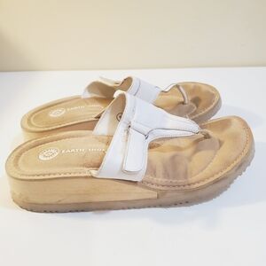 Earth Shoe white leather upper sandals size 8